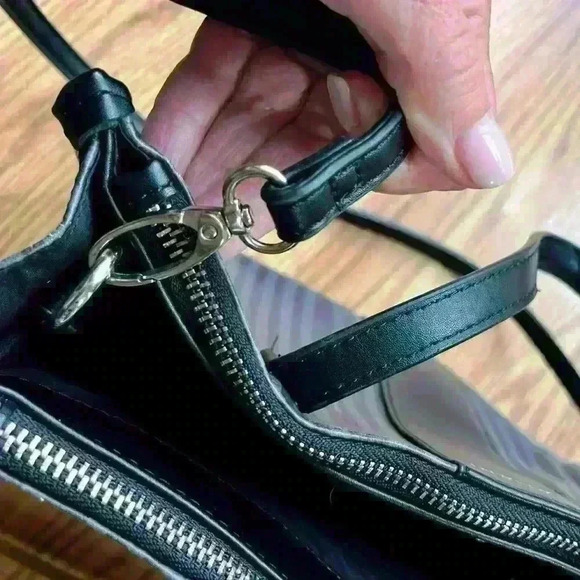 TAHARI - BLACK PURSE WITH HANDLES AND CROSSBODY STRAP - Picture 11 of 16